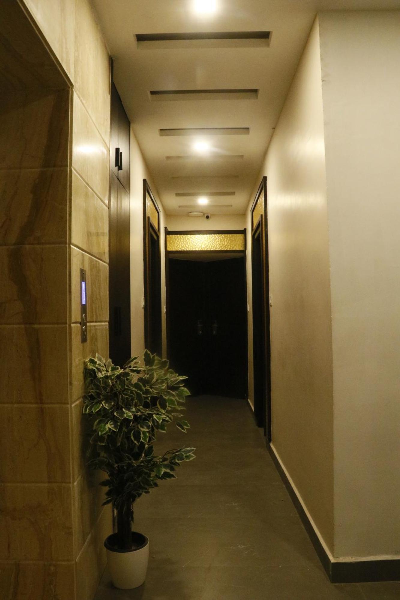 Hotel Cosmo Grande à Chennai Extérieur photo